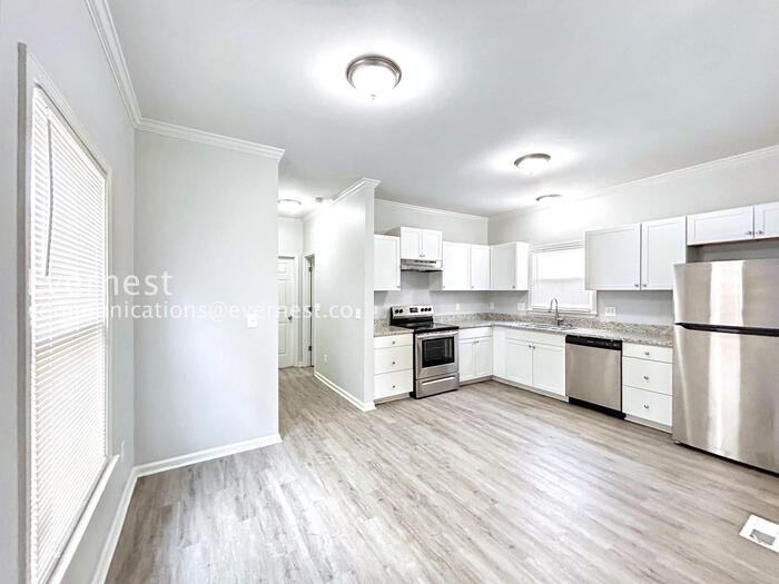 677 Smith St Sw - Photo 4 of 24