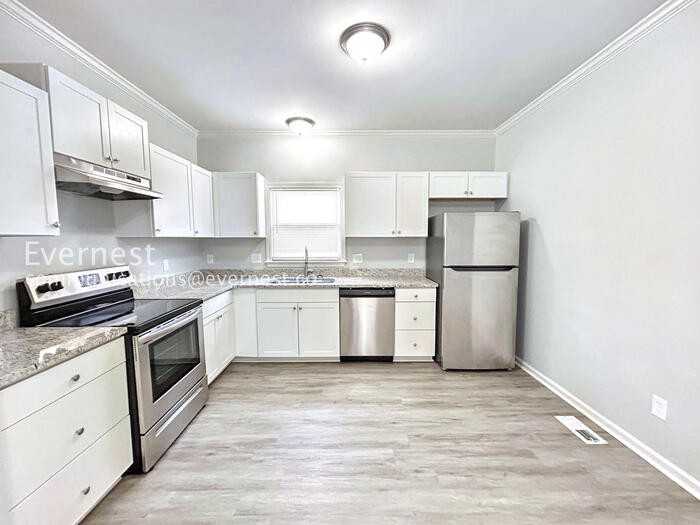 677 Smith St Sw - Photo 5 of 24