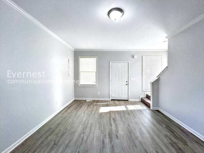 677 Smith St Sw - Photo 6 of 24