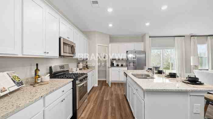 628 Friesland Drive - Photo 4 of 28