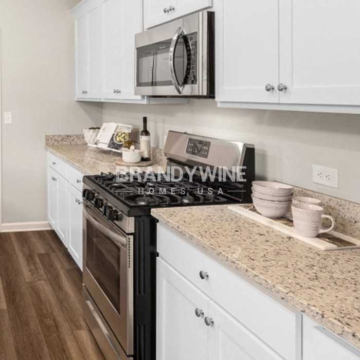 628 Friesland Drive - Photo 7 of 28