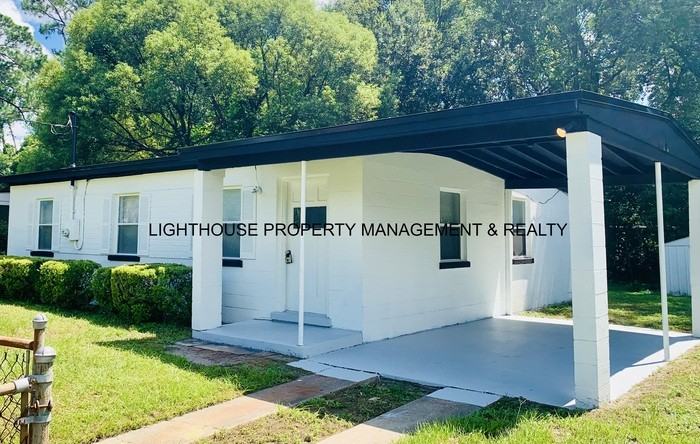 2414 Lantana Ave - Photo 2 of 22