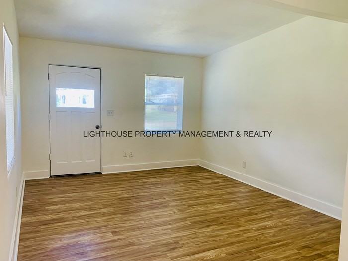 2414 Lantana Ave - Photo 4 of 22