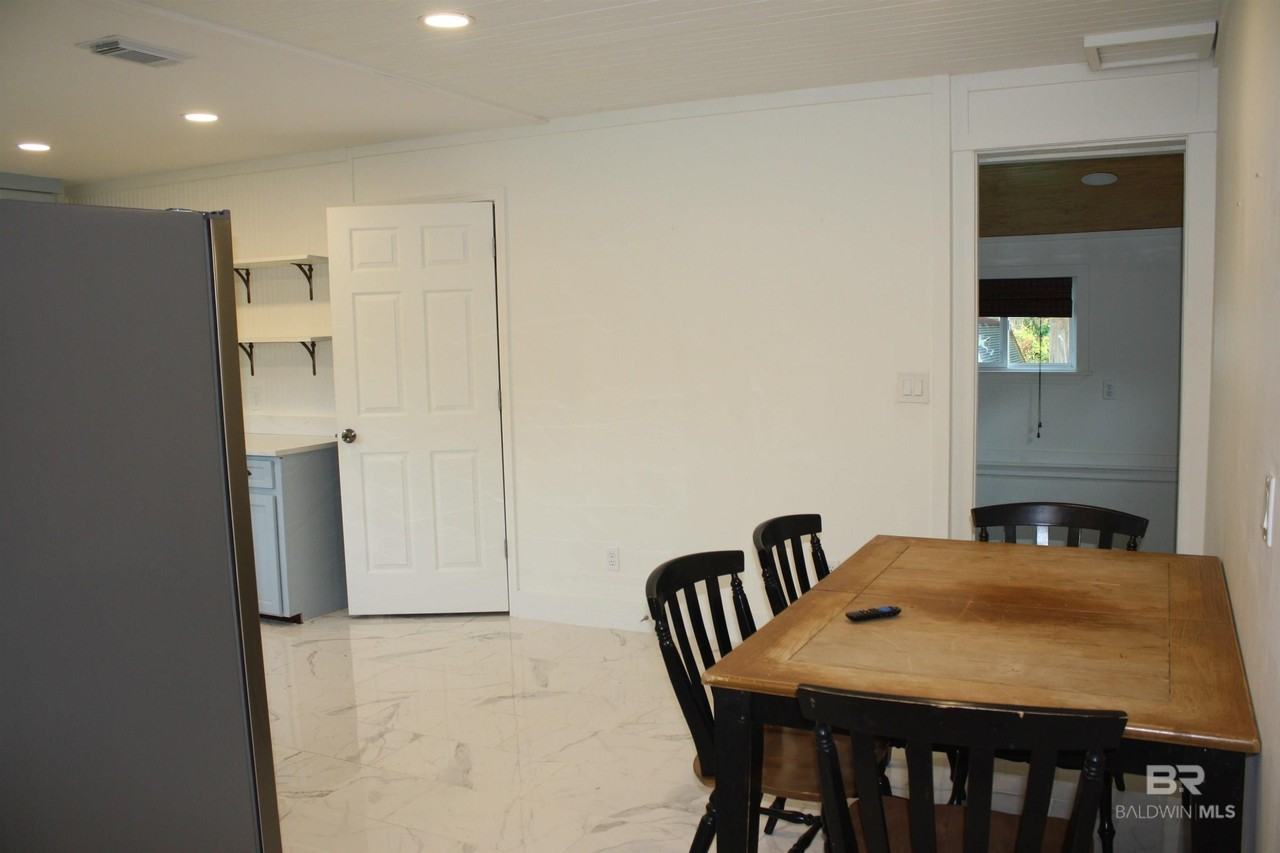 852 Prospect Street - Photo 6 of 22