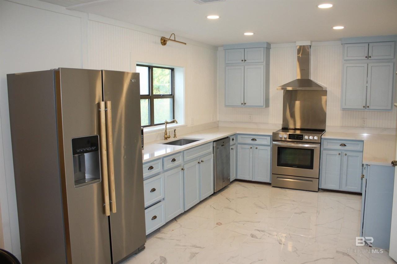 852 Prospect Street - Photo 7 of 22