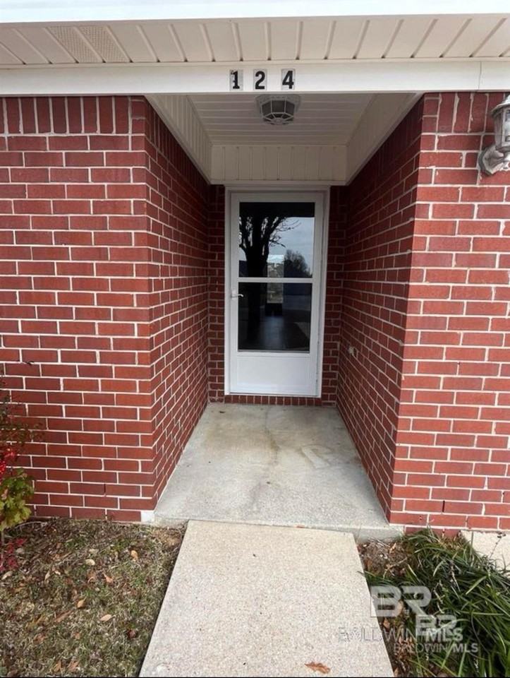 124 Oakwood Ave - Photo 2 of 18