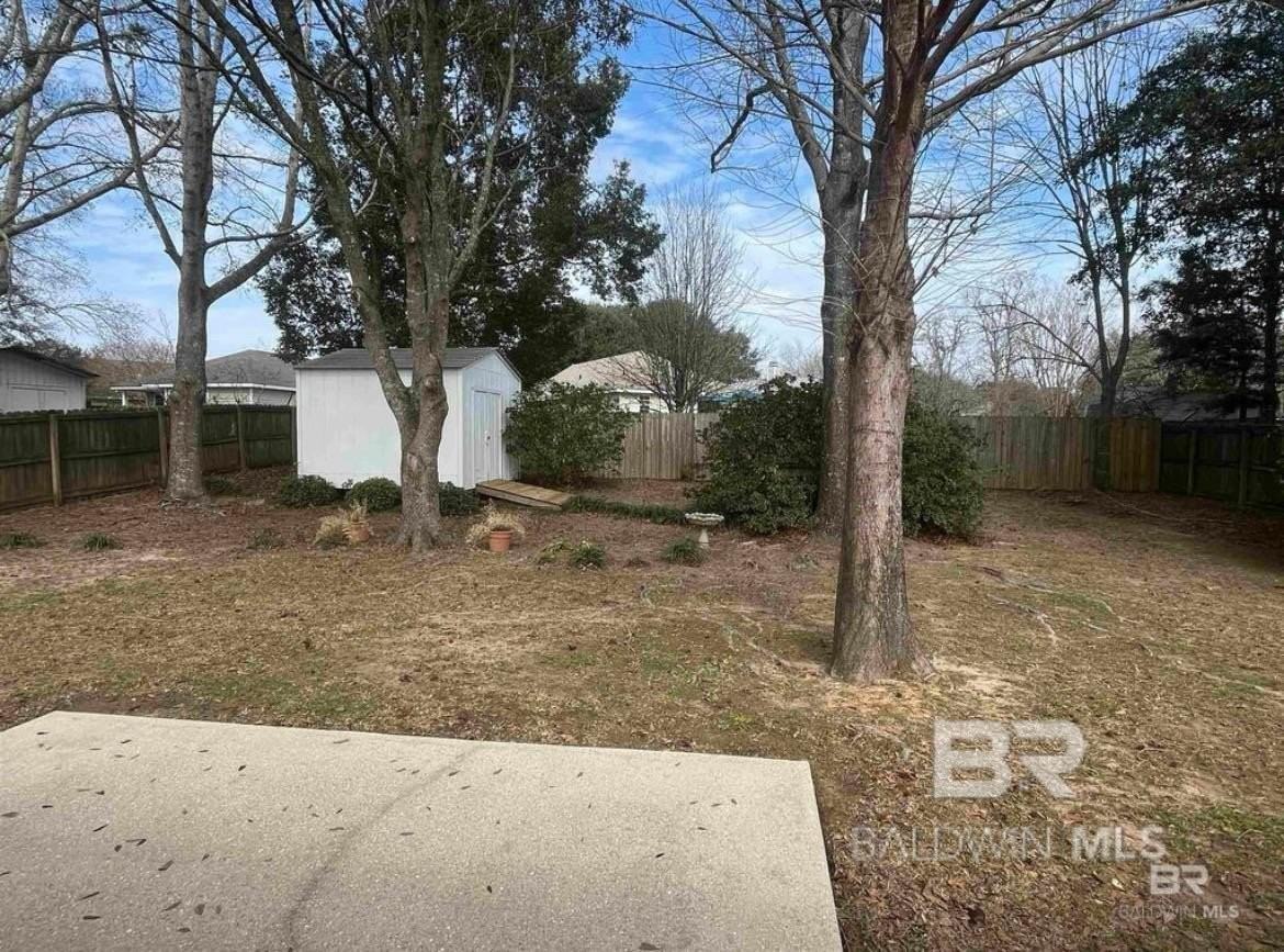 124 Oakwood Ave - Photo 4 of 18