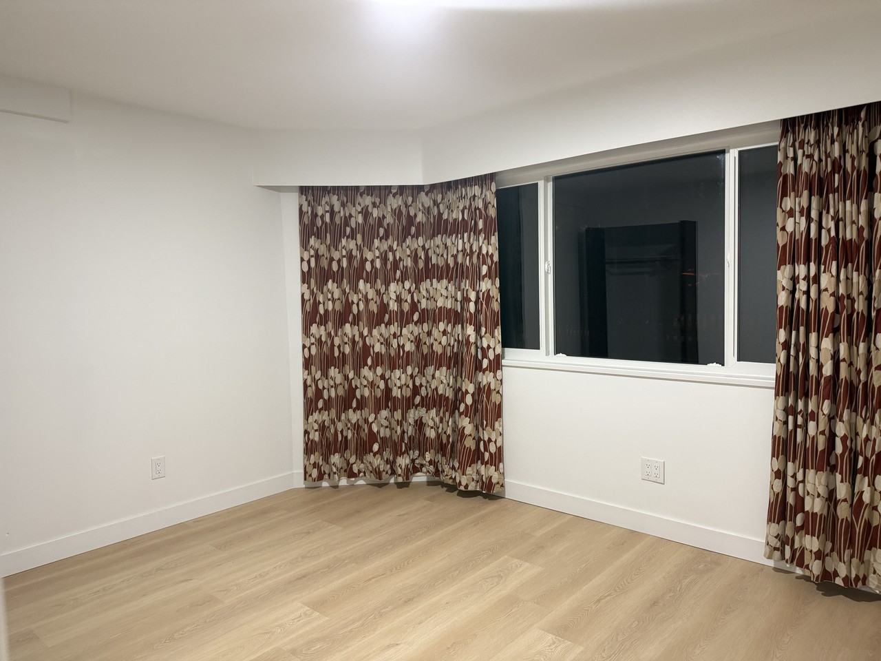 2215 East 51st Avenue #1 - Photo 2 of 6