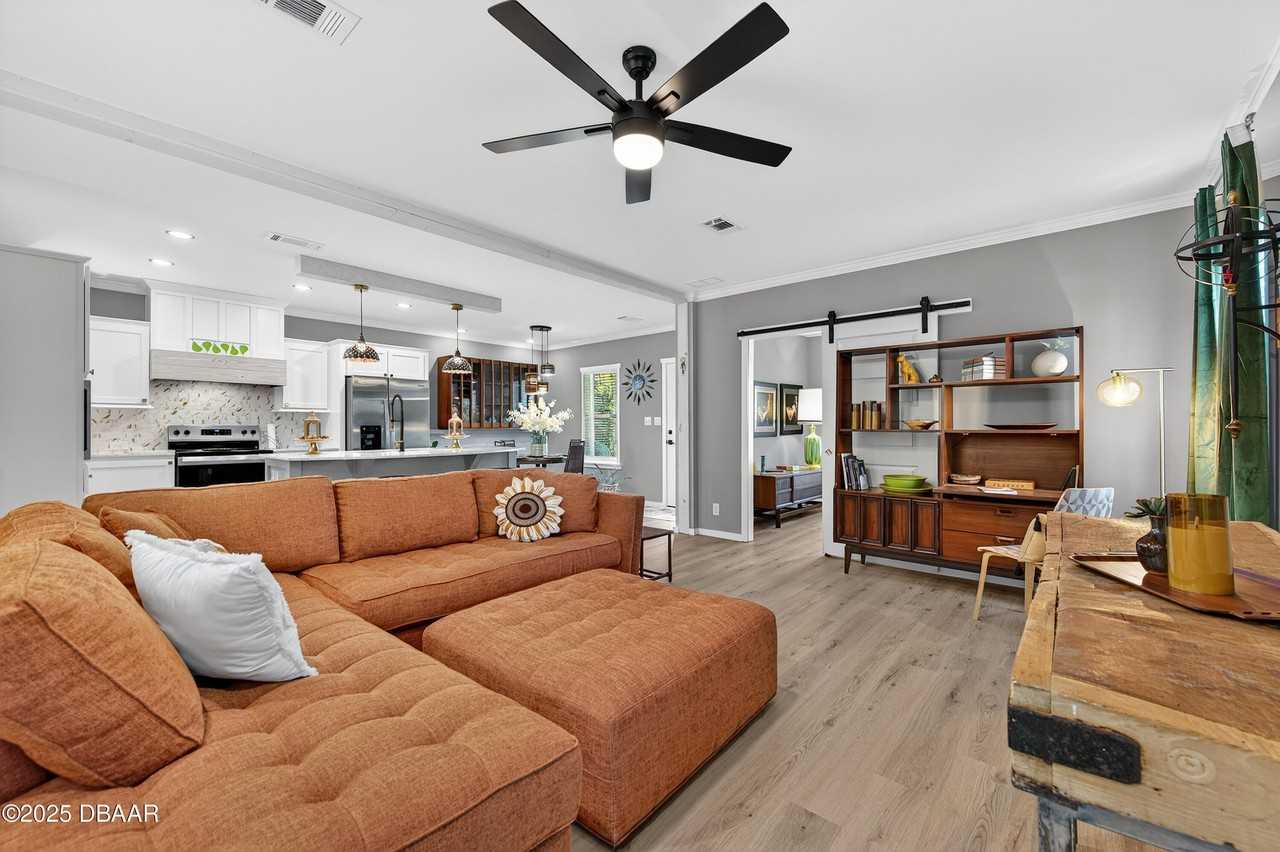 121 12th Street - Photo 5 of 26