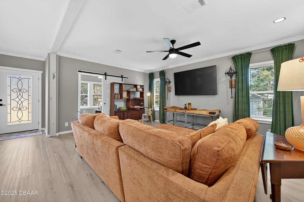 121 12th Street - Photo 6 of 26