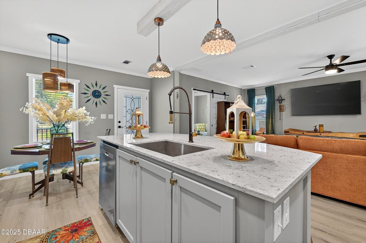 121 12th Street - Photo 7 of 26