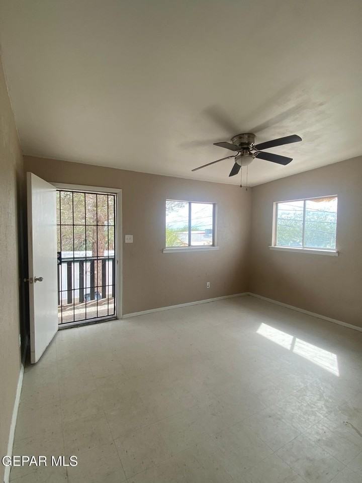 417 Gorman St Apt 4 #4 - Photo 3 of 9