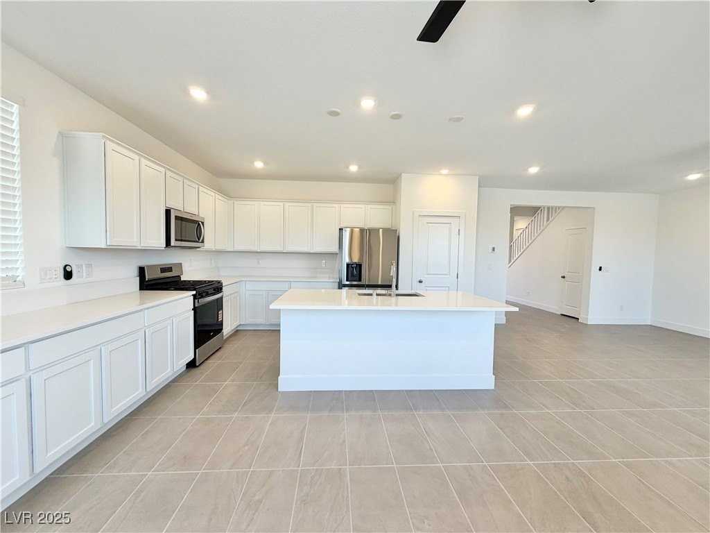 5833 Marigold Sunset Court - Photo 5 of 39