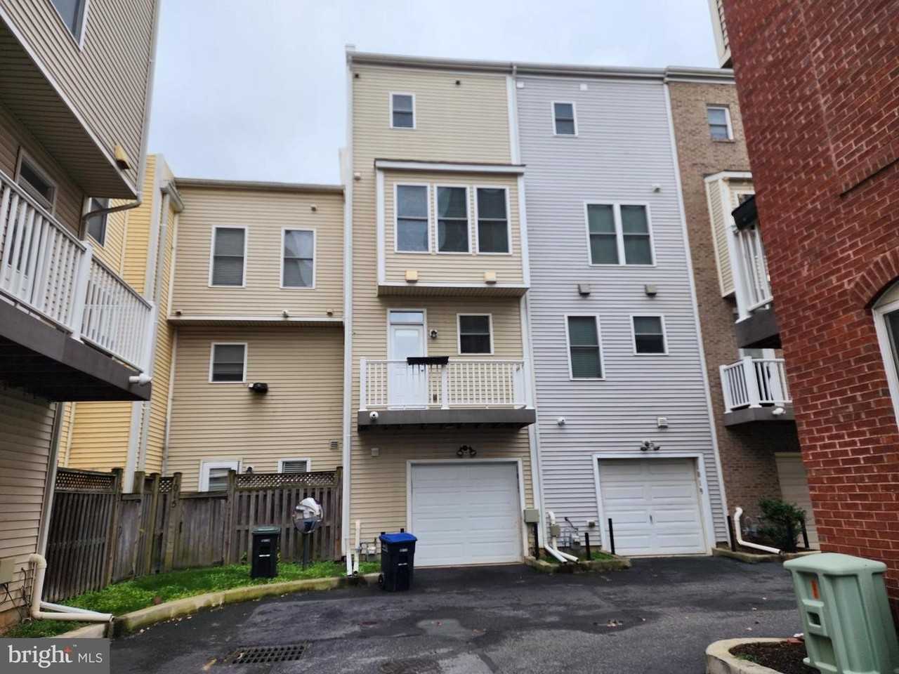 1017 5th St Se - Photo 2 of 26