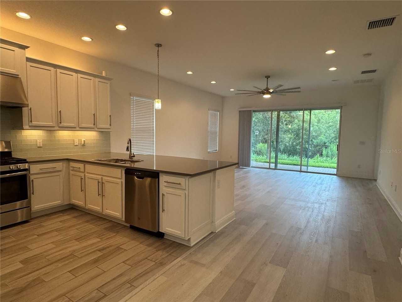 30788 Lindentree Drive - Photo 5 of 49