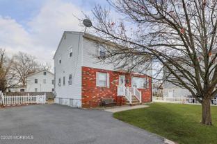 22 Commodore Ave - Photo 1 of 1