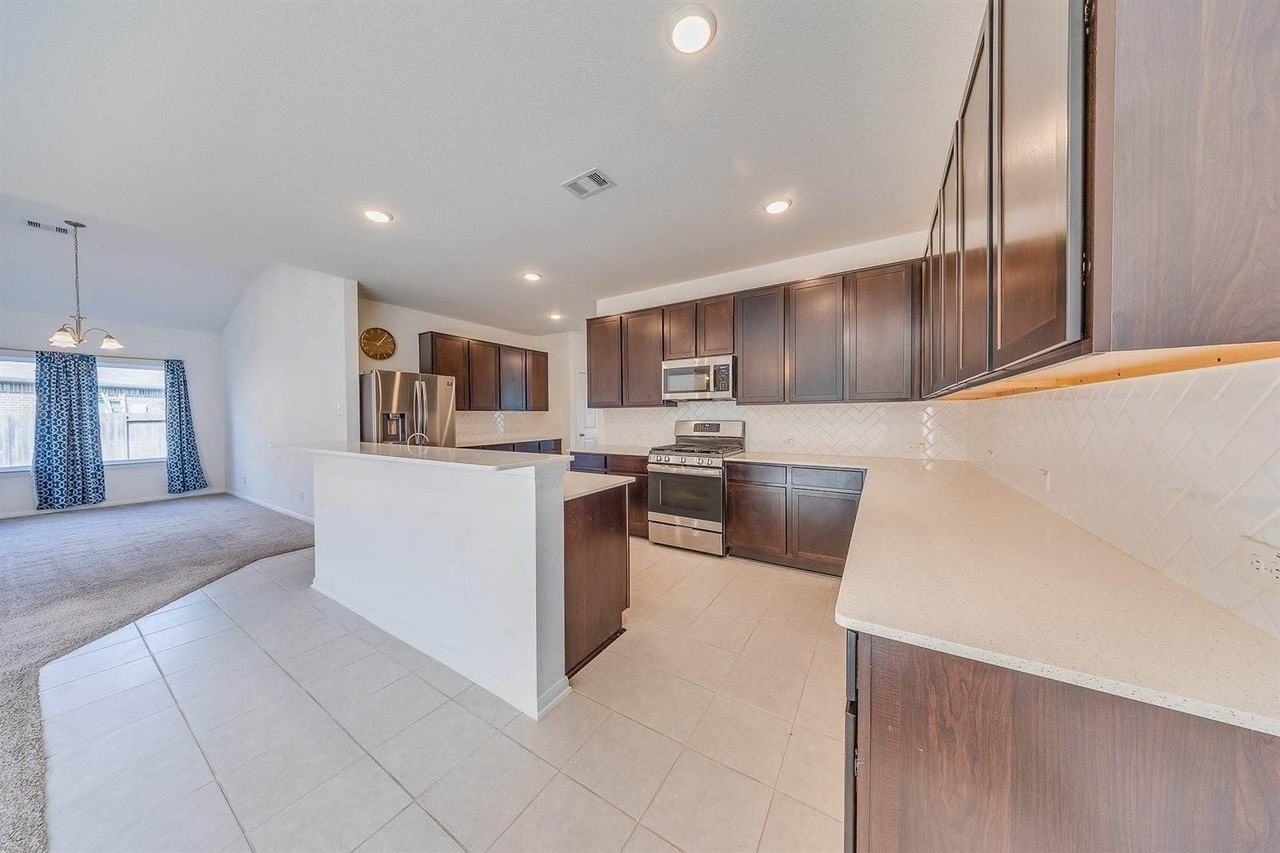 18843 Cedar Birch Lane - Photo 5 of 19