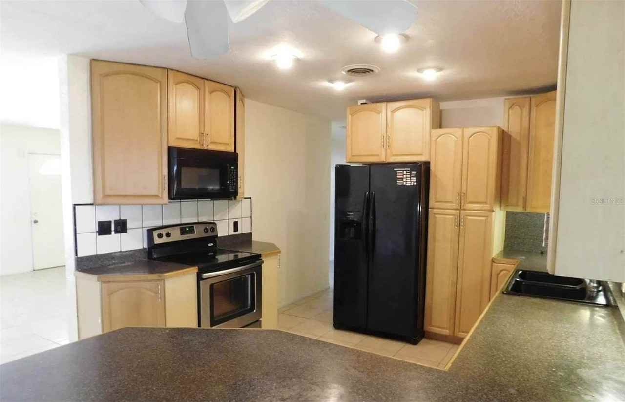 2619 Sunnyside St - Photo 6 of 16