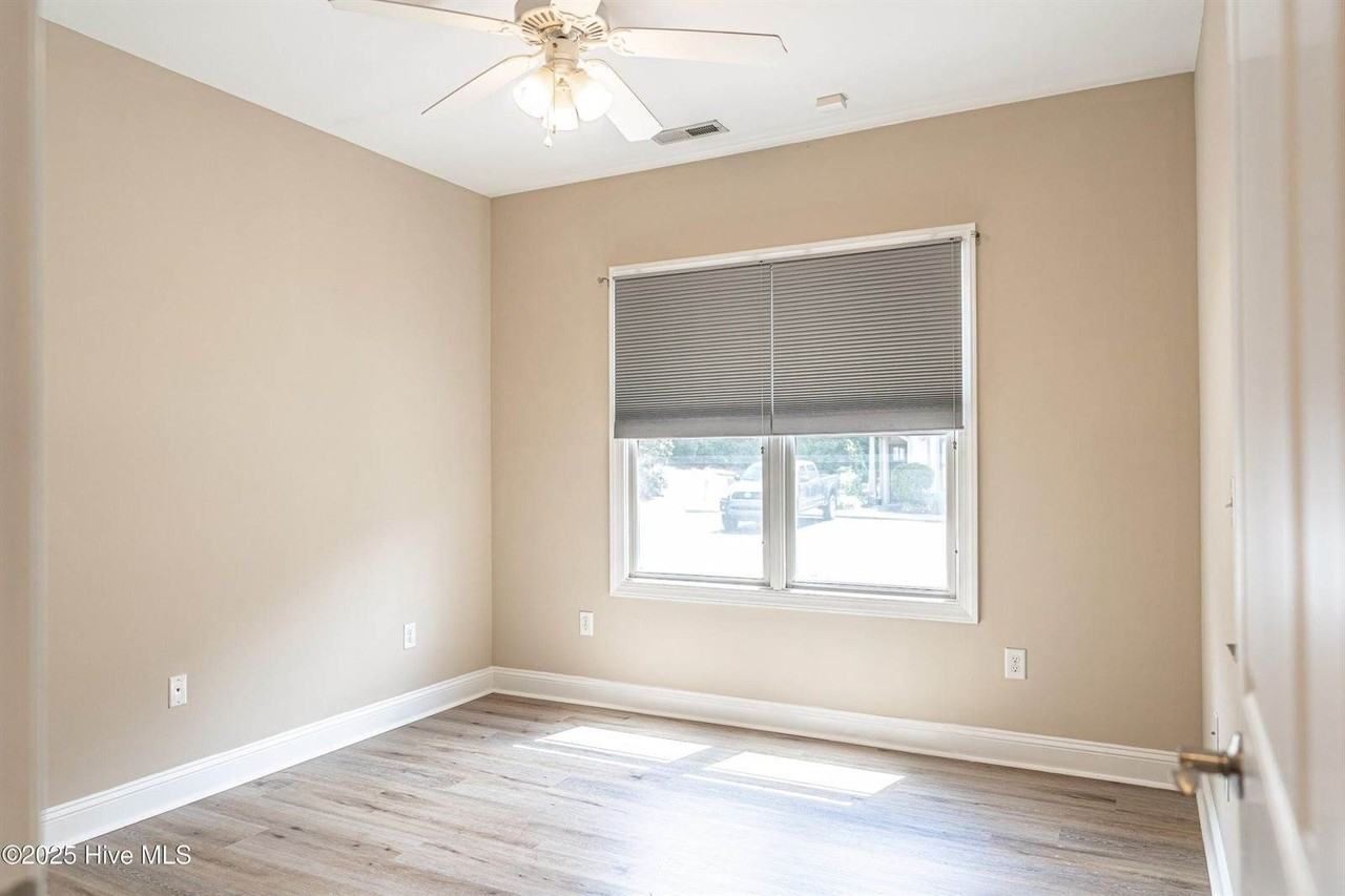 25 Elk Ridge Ln - Photo 5 of 40