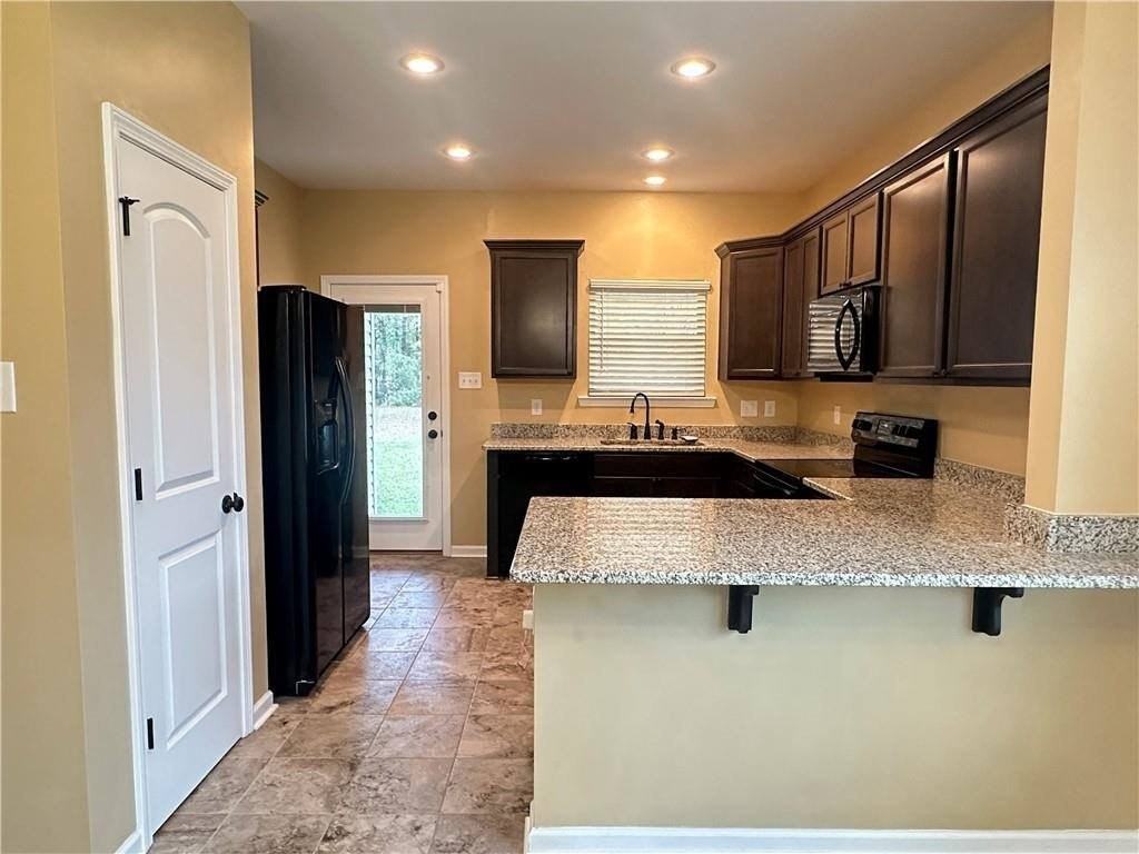 Lamonte Ln - Photo 3 of 15