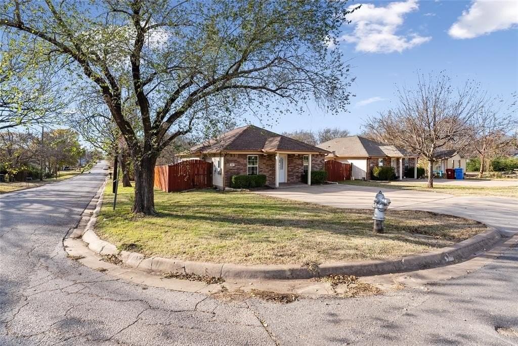 202 N Harrison Ave - Photo 2 of 26