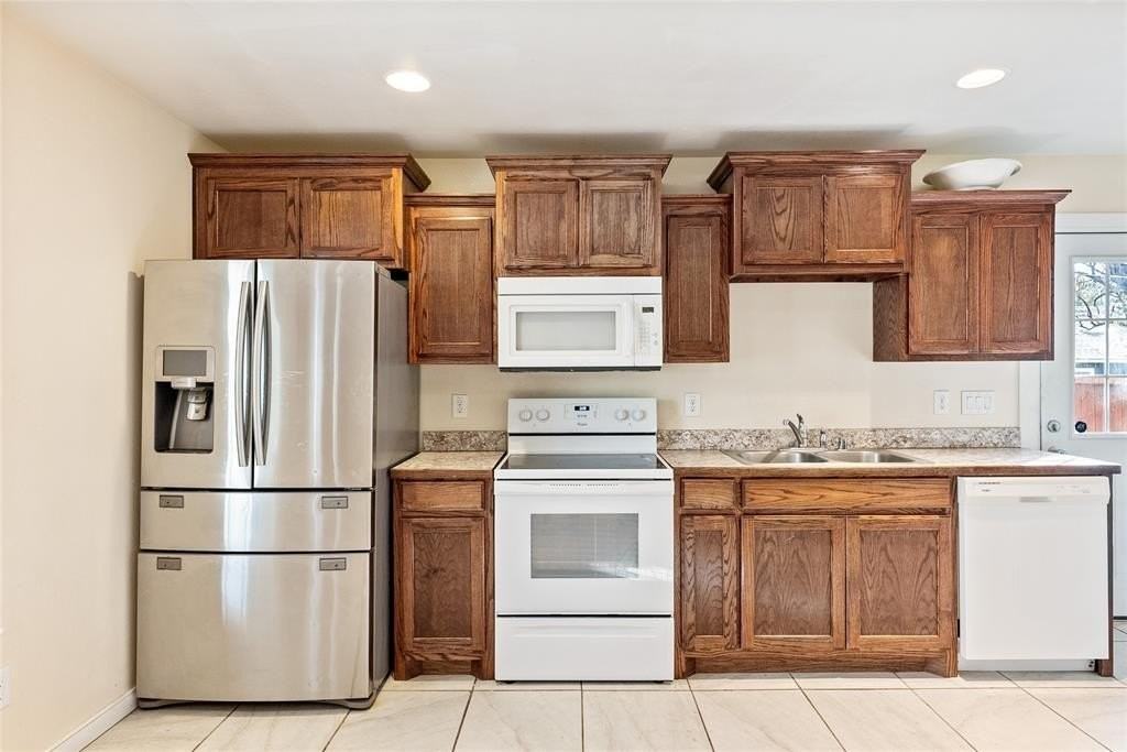 202 N Harrison Ave - Photo 5 of 26