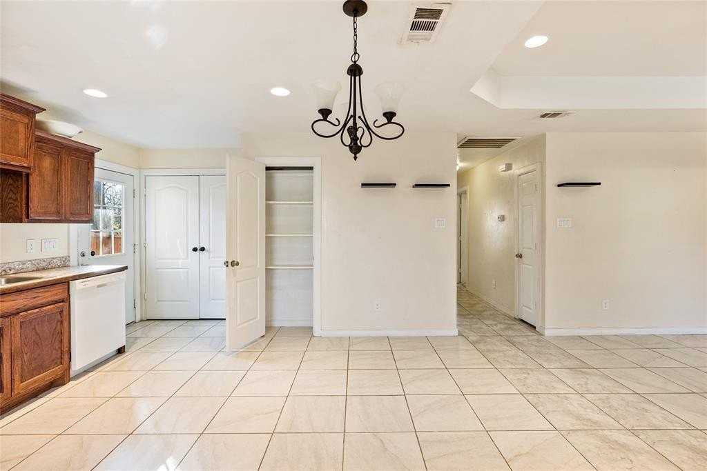 202 N Harrison Ave - Photo 6 of 26