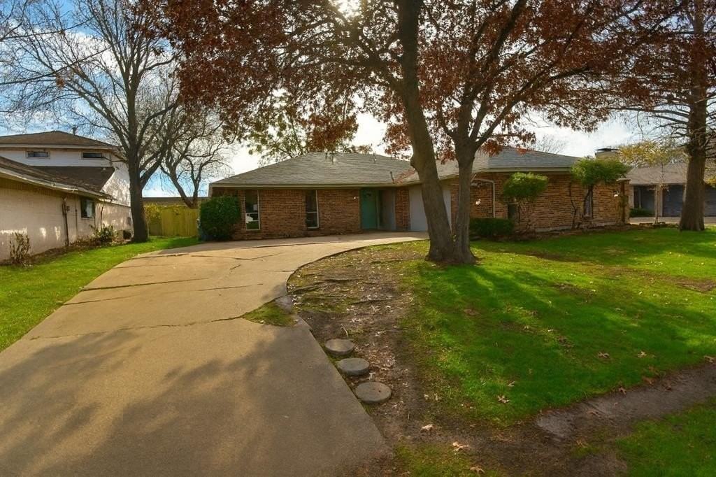 7210 Lakeshore Dr - Photo 2 of 15