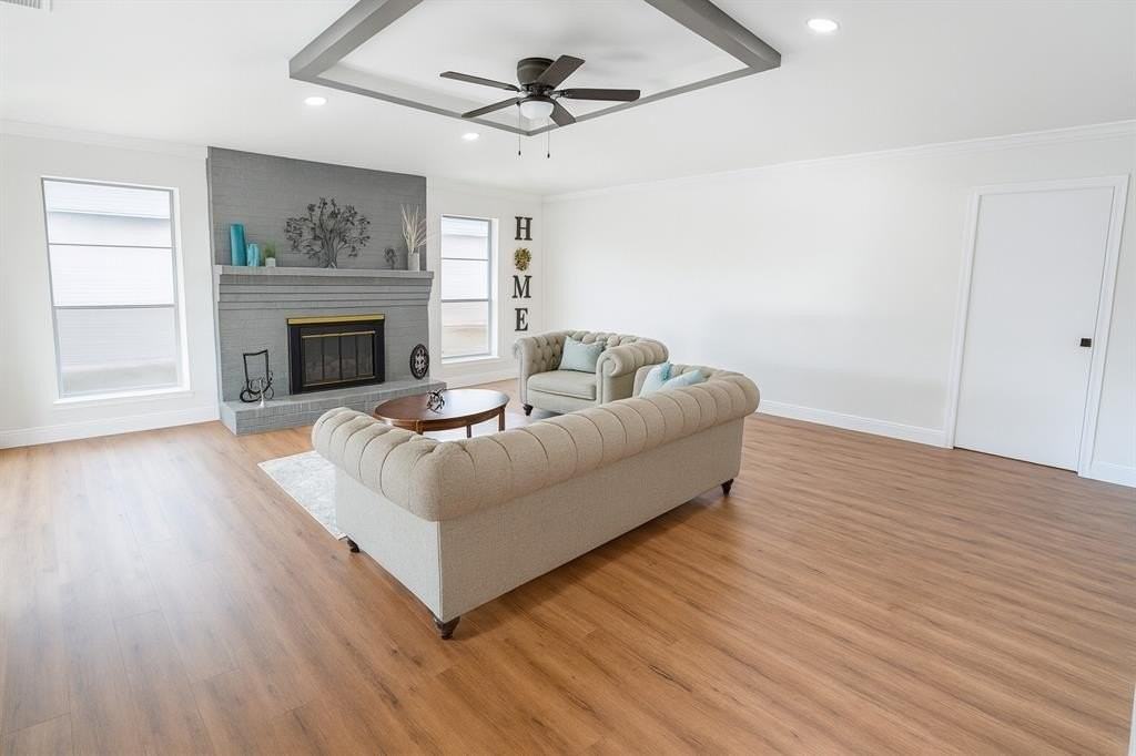 7210 Lakeshore Dr - Photo 4 of 15