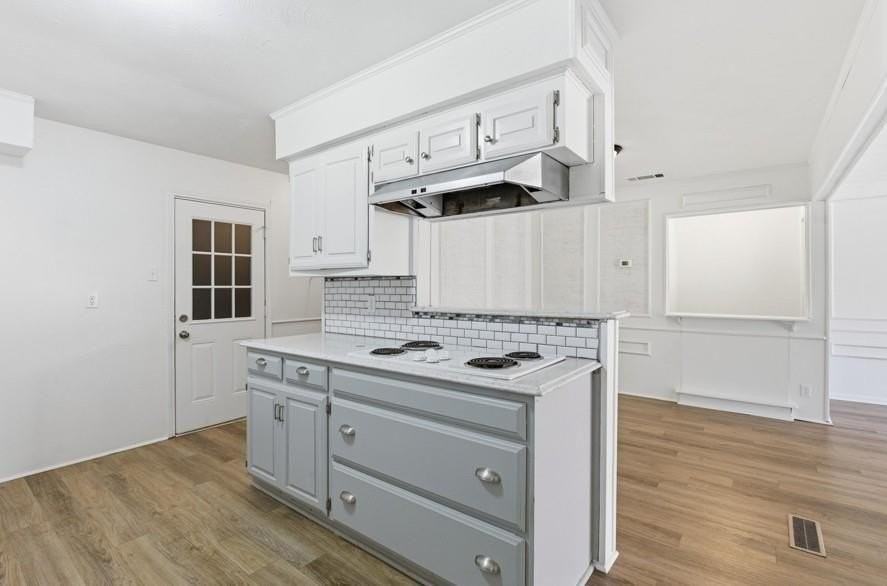 3310 Bryn Mawr Drive - Photo 7 of 15