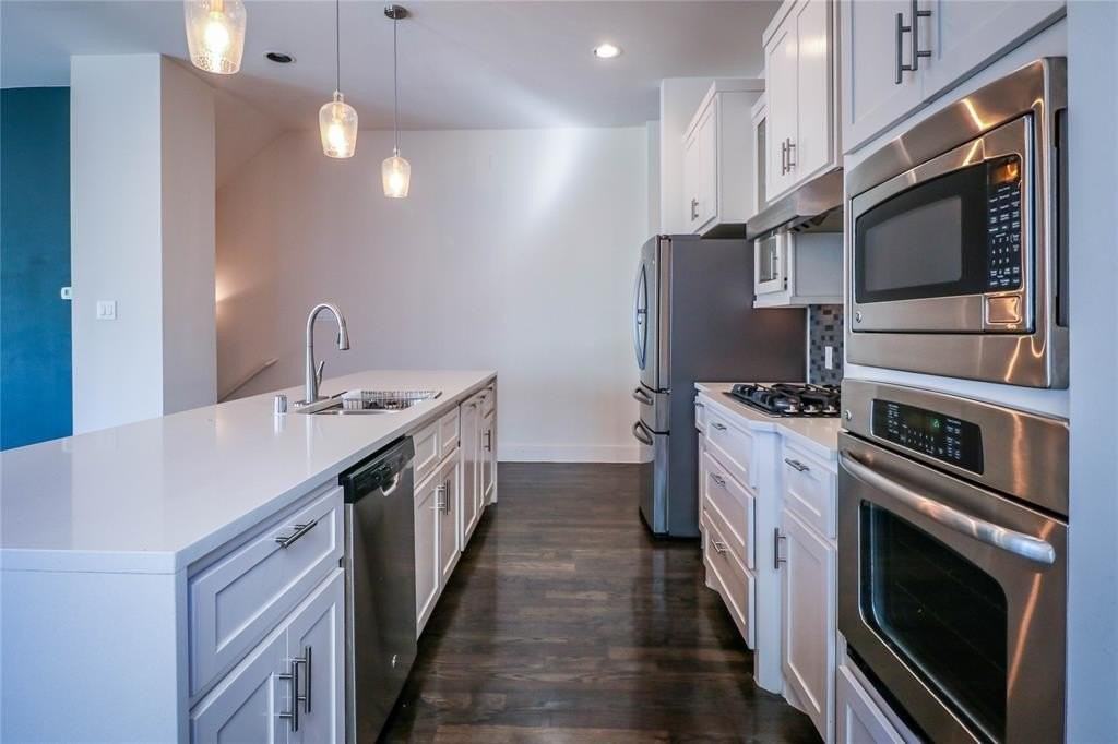 3010 Zenia Dr - Photo 7 of 25