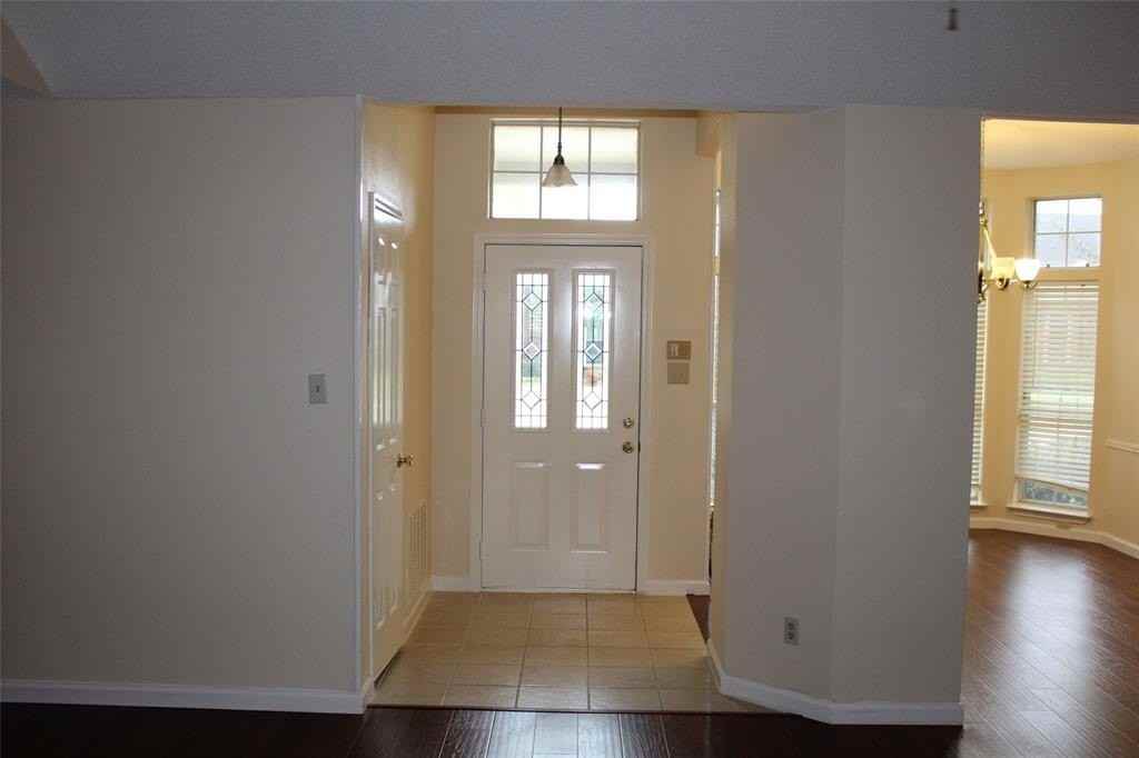 4112 Howard Drive - Photo 4 of 31