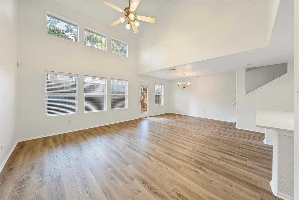 9960 Fleetwood Drive - Photo 4 of 26