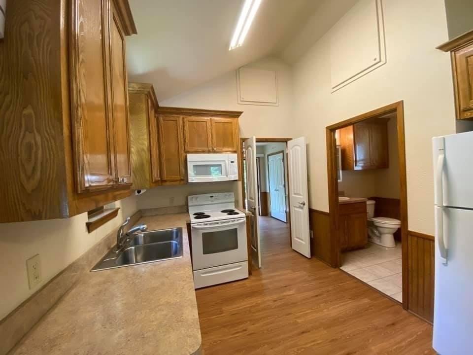 640 Heritage Creek Drive - Photo 3 of 12