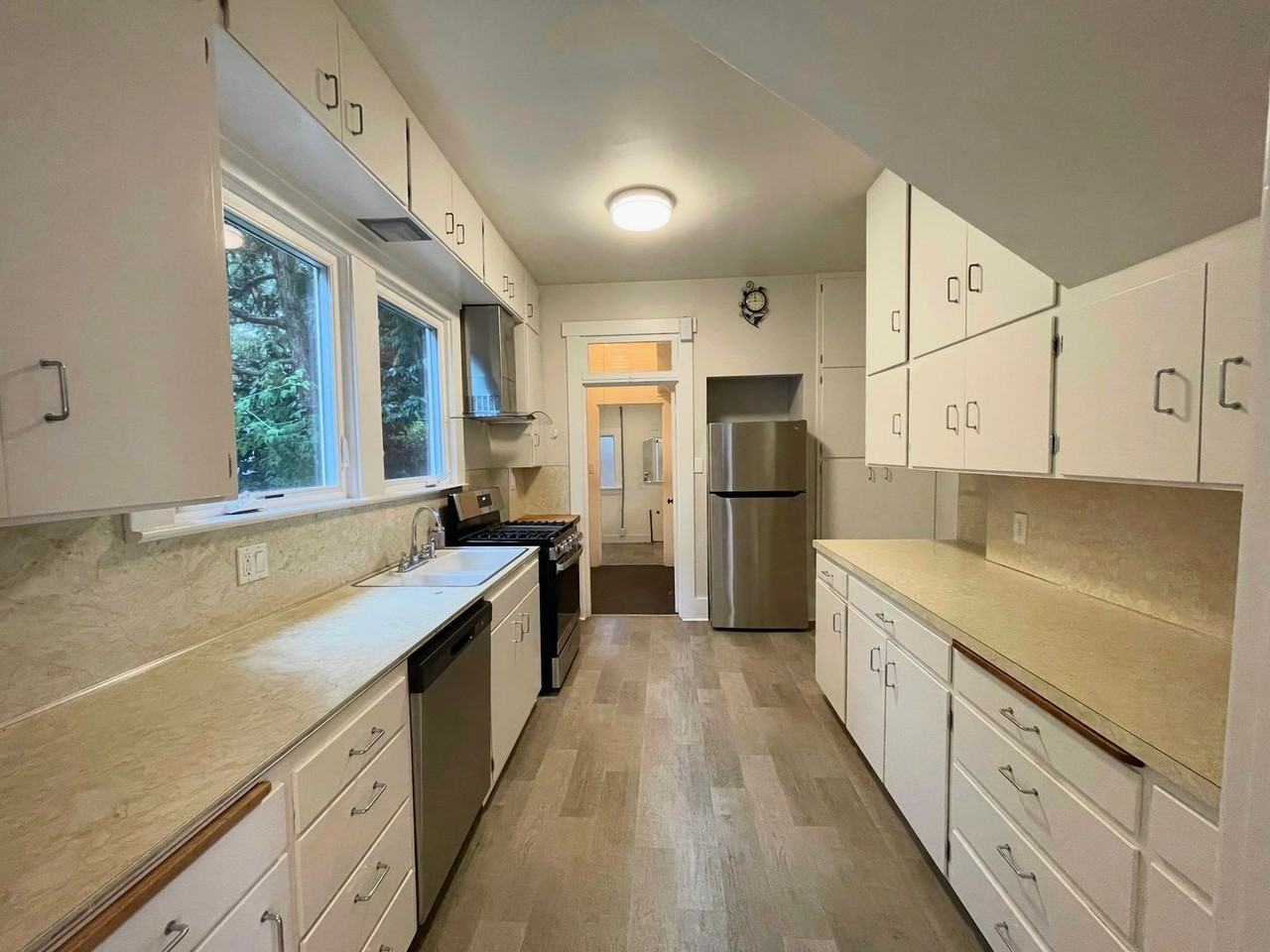 2423 11th Ave E #MAIN - Photo 4 of 22