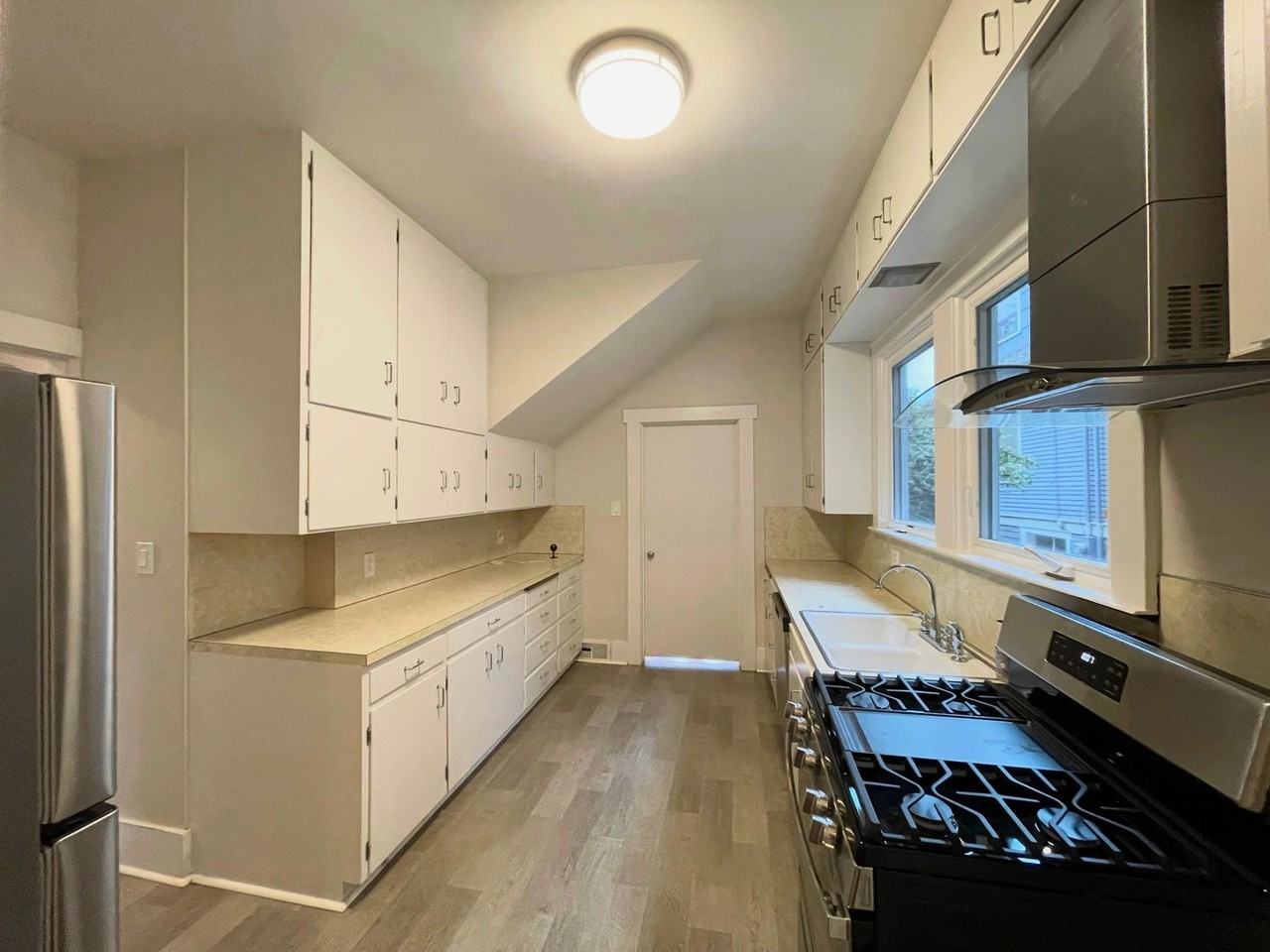 2423 11th Ave E #MAIN - Photo 5 of 22