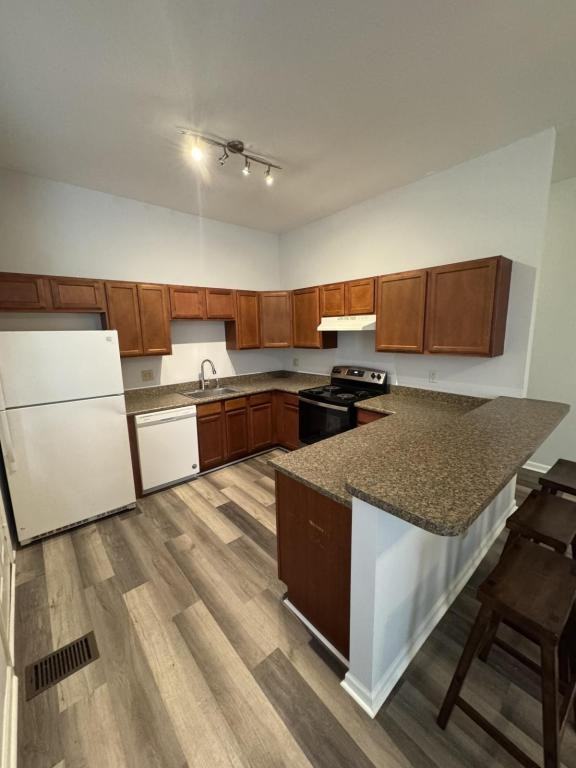 3213 Vine Street - Photo 2 of 14