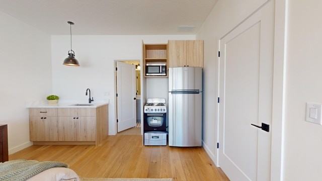 1815 Southeast #521STUDIO - Photo 5 of 14