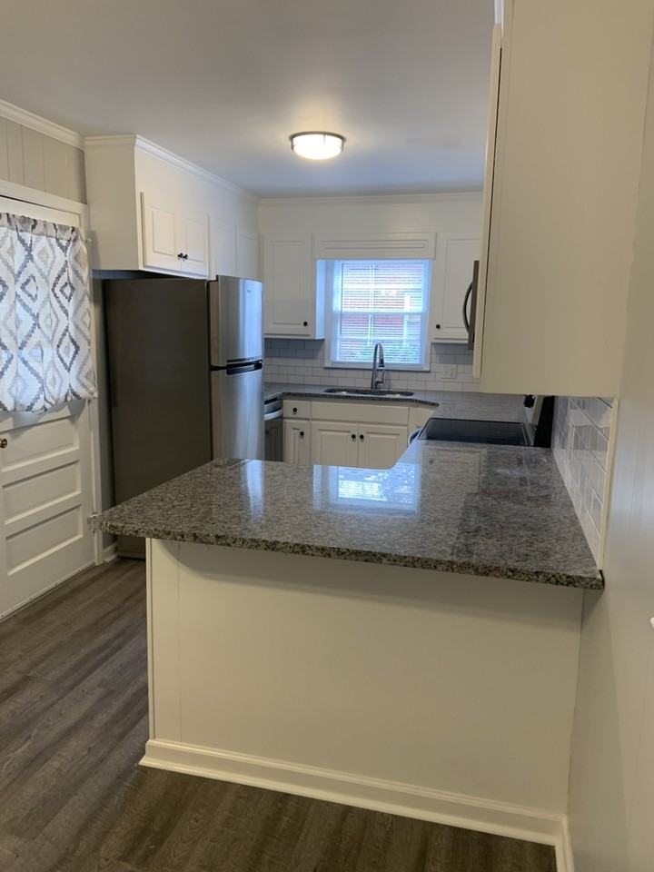 1609 South Lee Drive - Photo 2 of 10