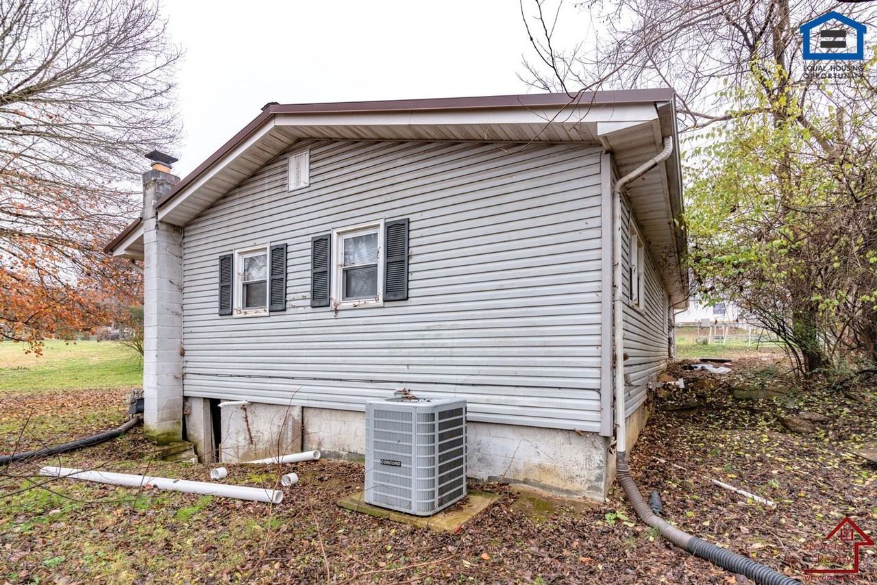 1211 Dale Way - Photo 5 of 32