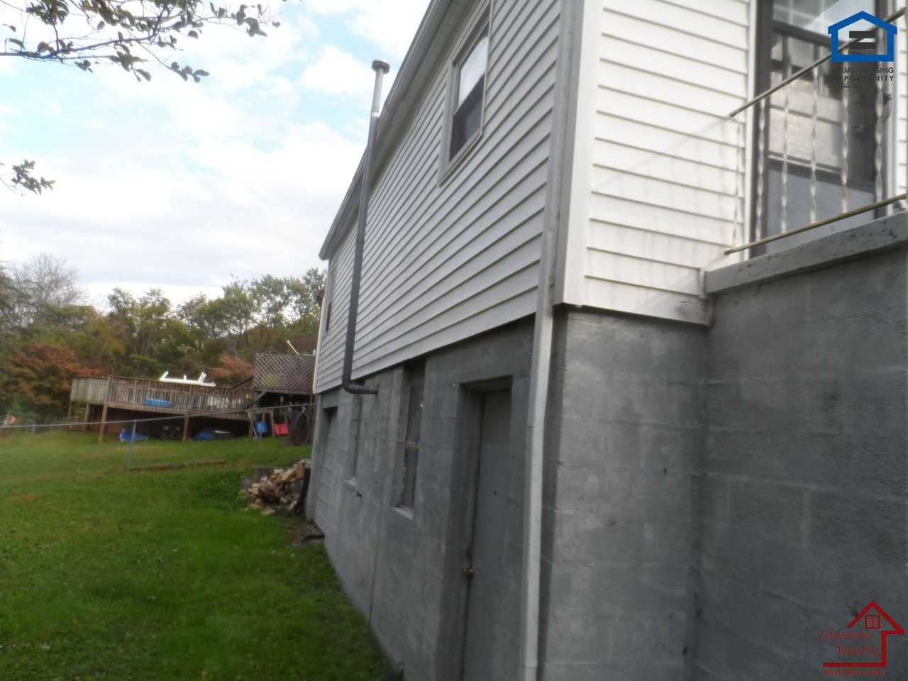 2147 Berea Ave - Photo 4 of 10