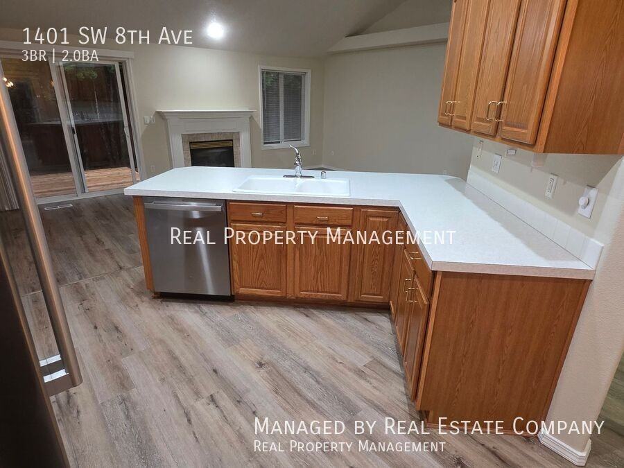 1401 Southwest 8th Avenue - Photo 6 of 26