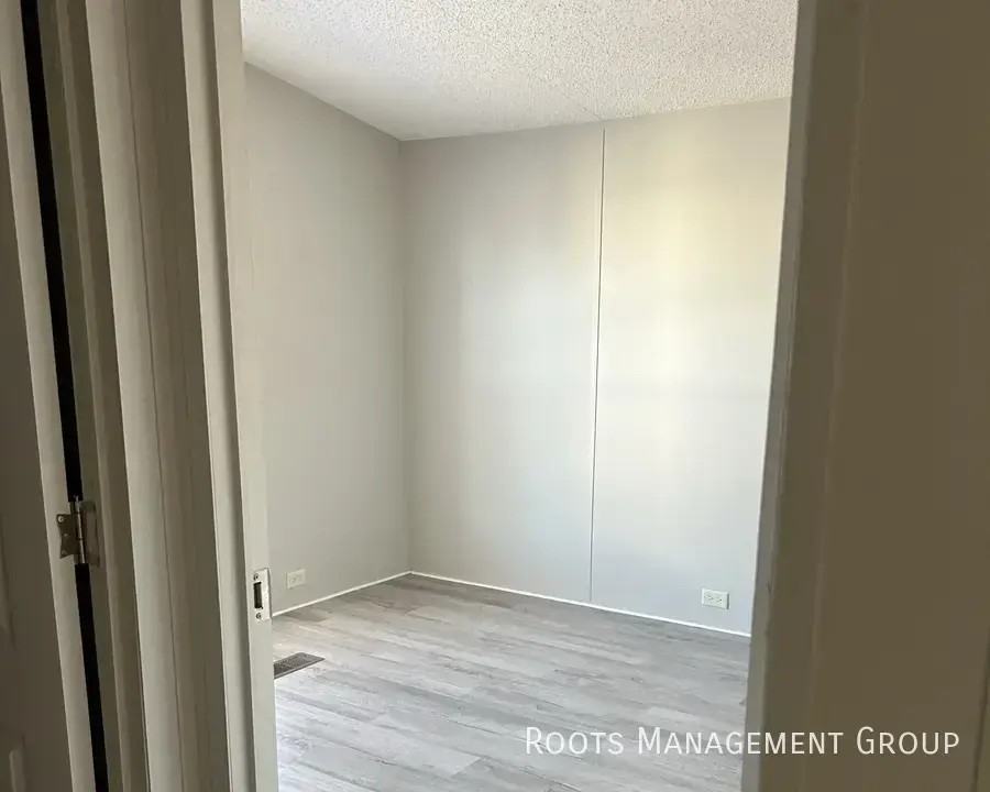 3032 Josibpet Ln #3032JL - Photo 4 of 15