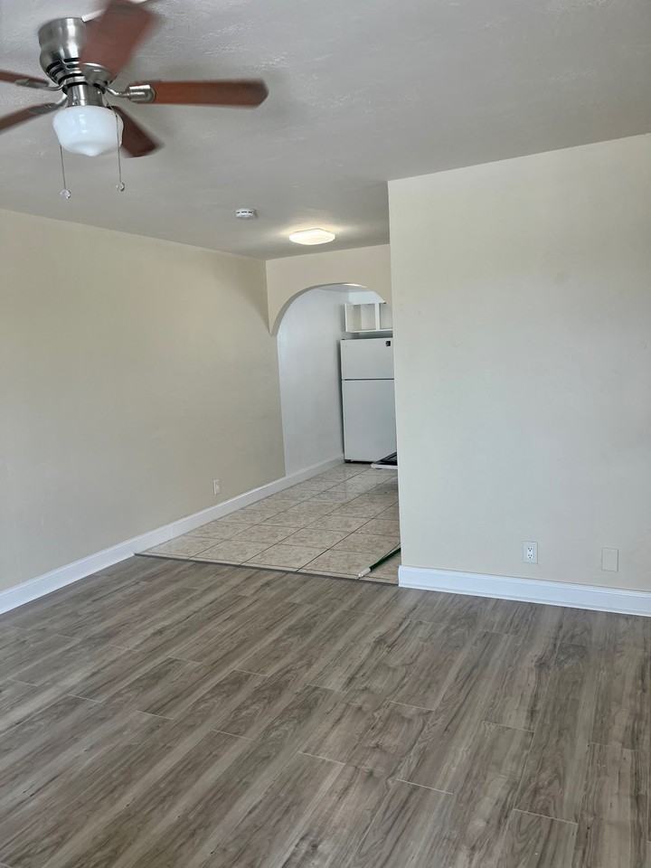 611 Northeast 5th Street #9 - Photo 5 of 8