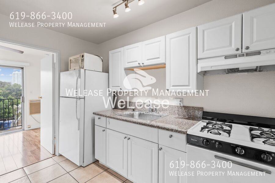 821 20th Street #B - Photo 4 of 18