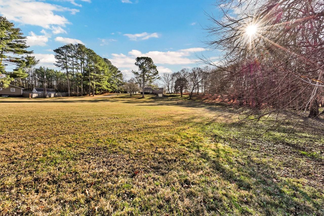 780 Rossview Road - Photo 5 of 40