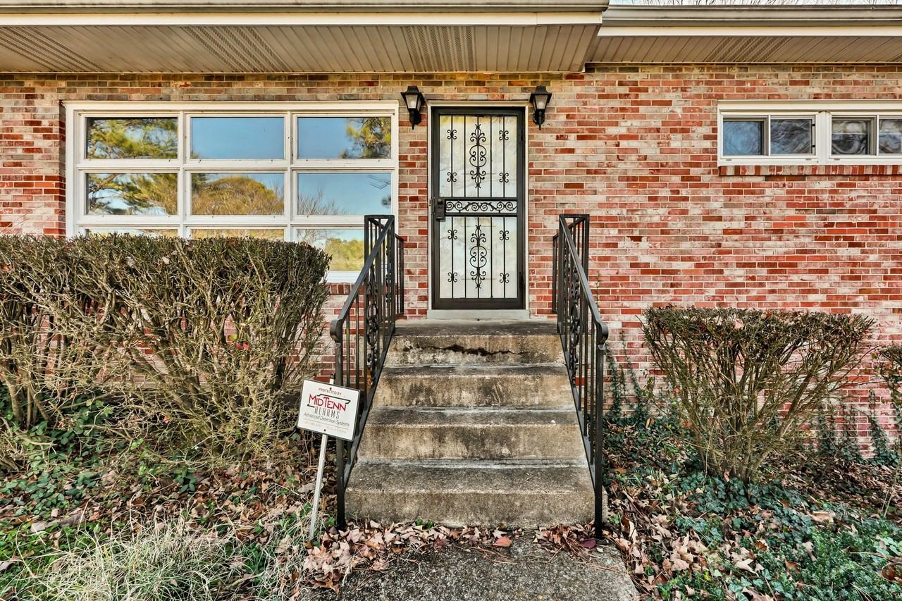 780 Rossview Road - Photo 7 of 40