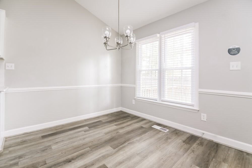 998 Saint Catherines Dr - Photo 6 of 16