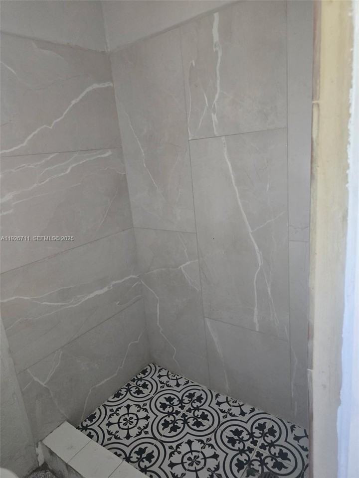 Florida City #914 - Photo 4 of 15