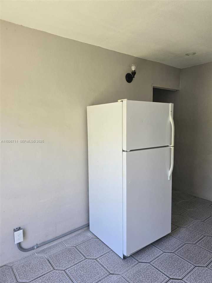 Florida City #914 - Photo 7 of 15